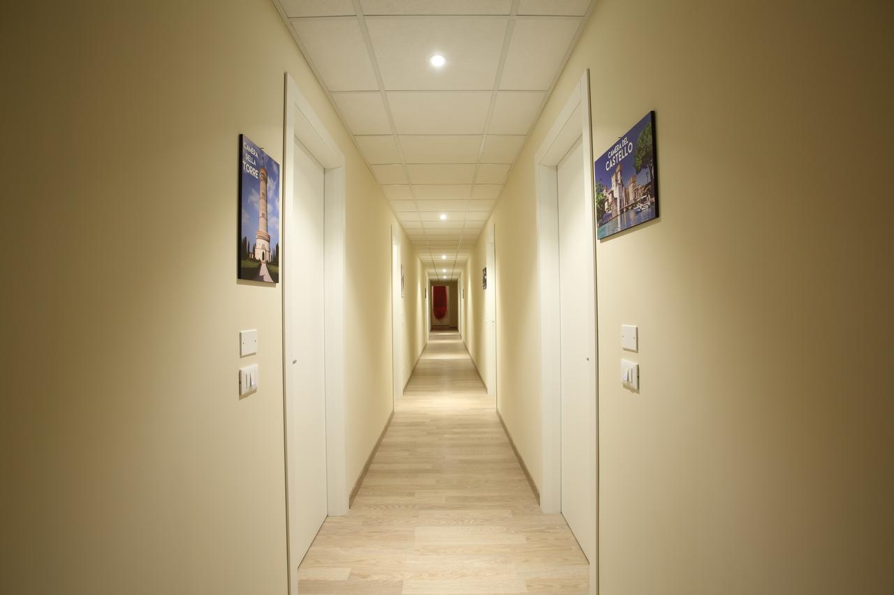 Albergo Trattoria Italia Desenzano del Garda Exterior foto
